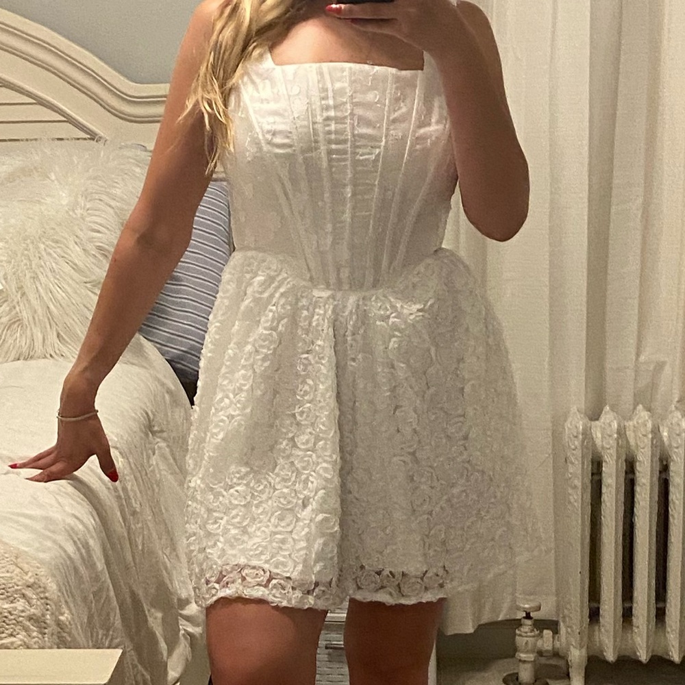 Storia White Sleeveless Square Neck Mini Sundress